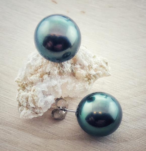 10-11mm Tahitian cultured pearl stud earrings. *Sold, please inquire about special ordering*