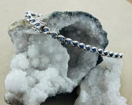 Sterling silver ombre fade blue sapphire bracelet.
*sold*