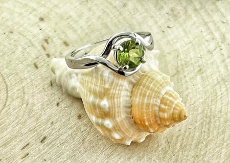 14k white gold and peridot  ring. *sold*