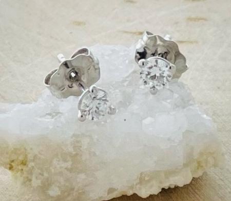 14 karat white gold 1/4ctw lab grown diamond stud 3-prong earrings VS SI/DEF $372.00