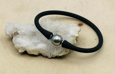 Silicone bracelet with 10mm Tahitian pearl $99.00