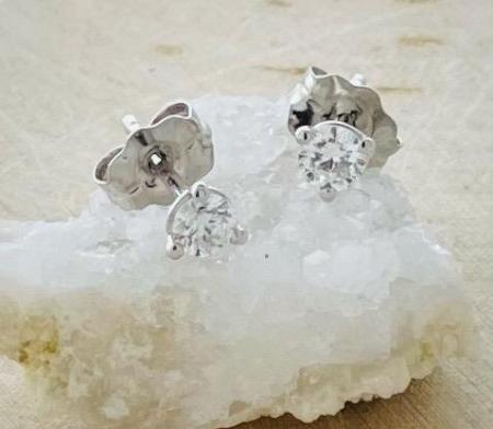 14 karat white gold 1/4ctw lab grown diamond stud 3-prong earrings VS/SI GH+ $372.00- Black Friday special $334.00